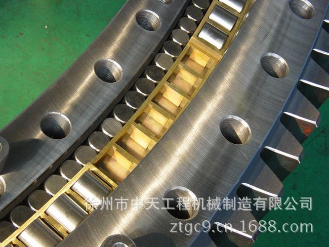 五金,轴承,向心滚子轴承,接头等产品专业生产加工的公
